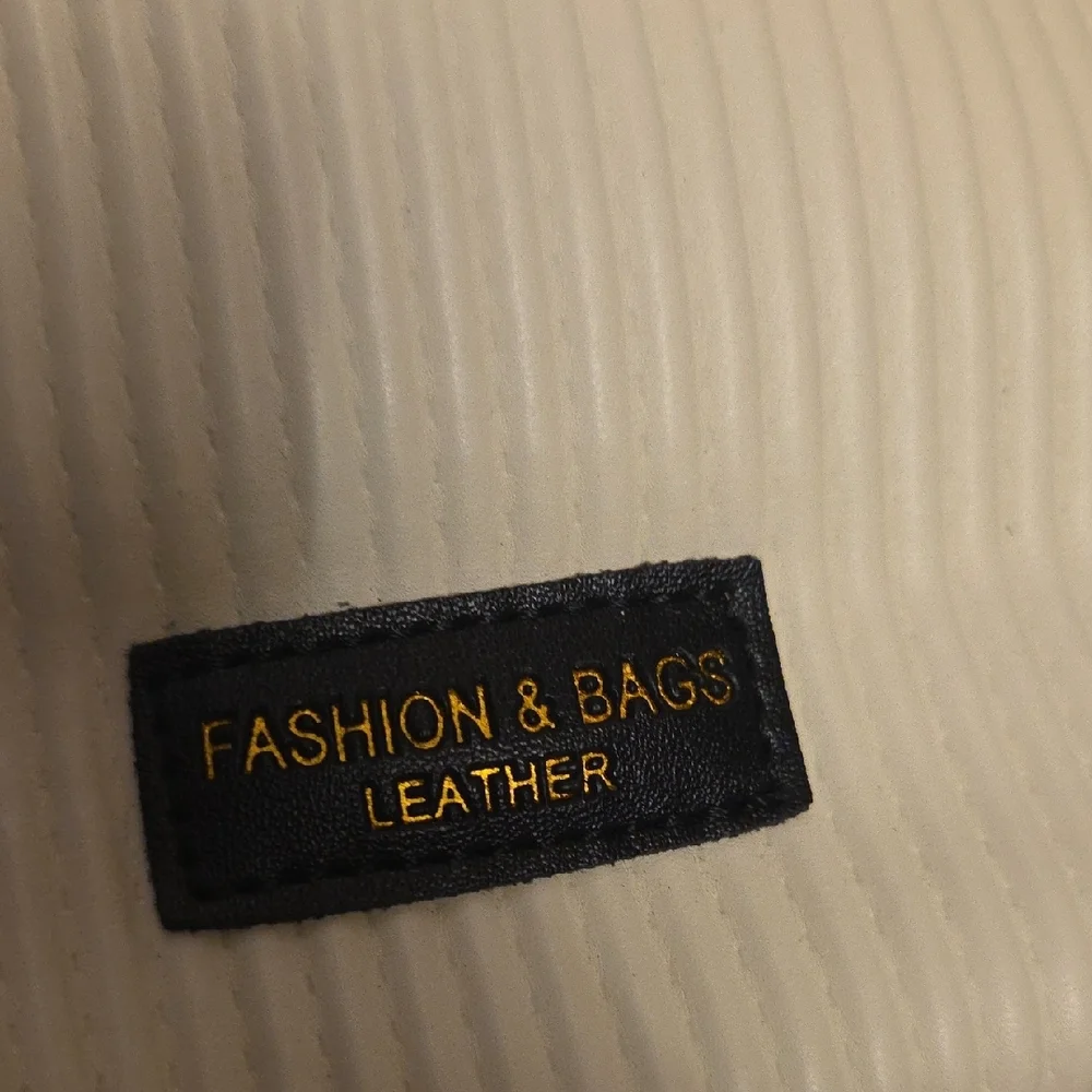 Fashion Y Bags Black and Cream Women's Bag - Picture 2 of 5